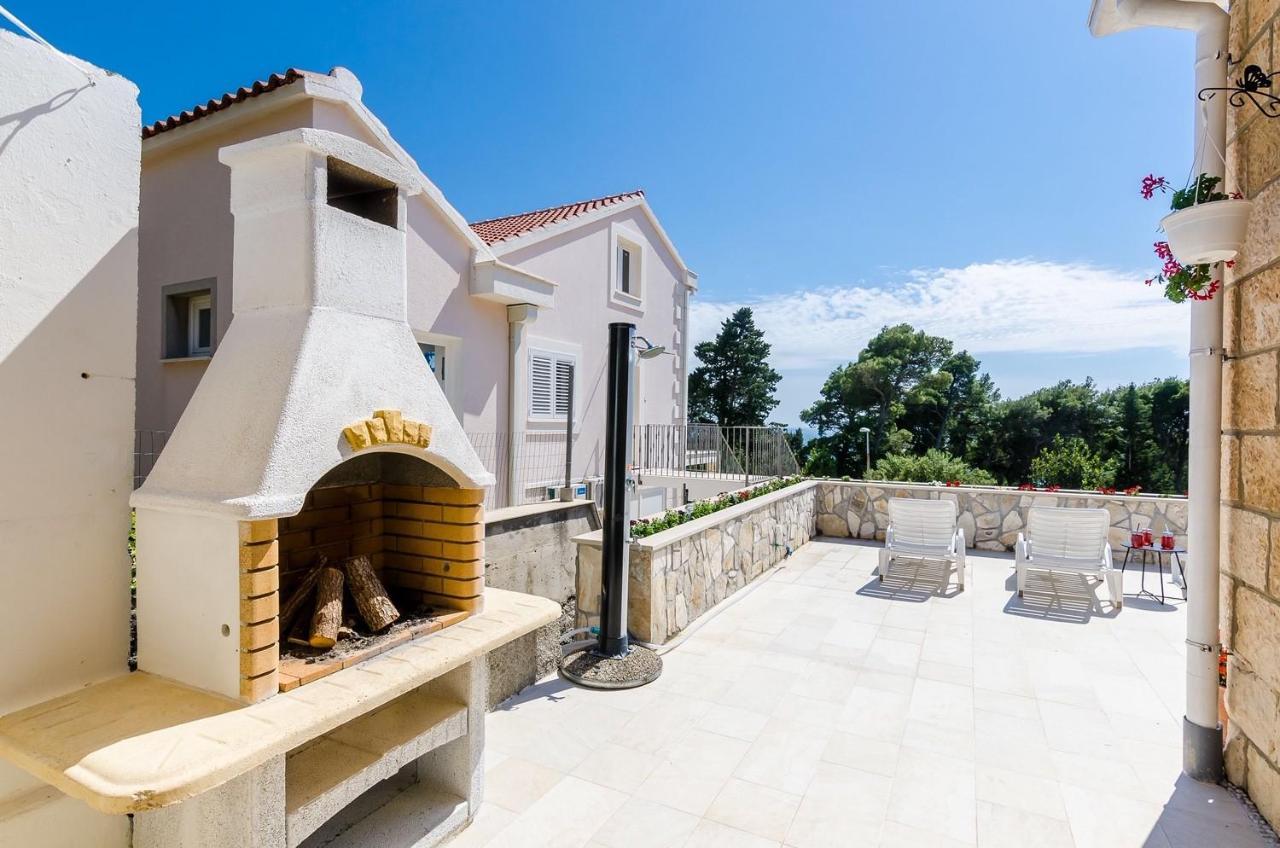 Holiday Home Lungo Mare มลินี ภายนอก รูปภาพ