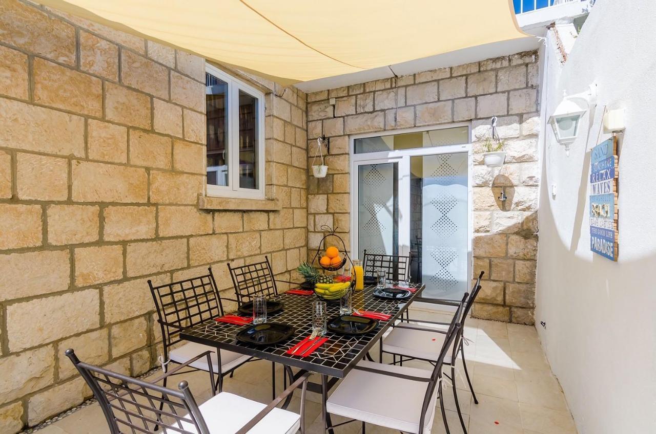 Holiday Home Lungo Mare มลินี ภายนอก รูปภาพ