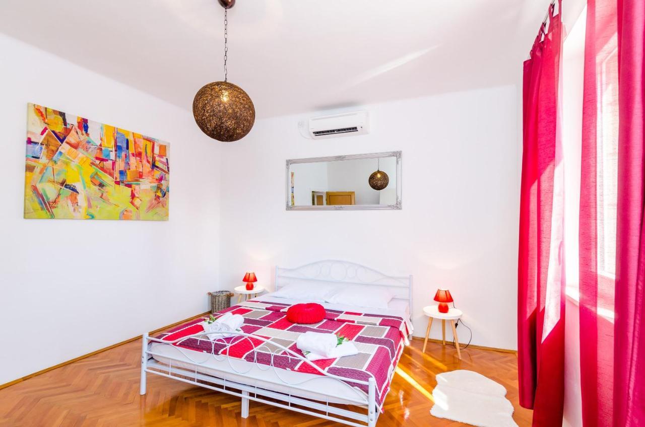 Holiday Home Lungo Mare มลินี ภายนอก รูปภาพ