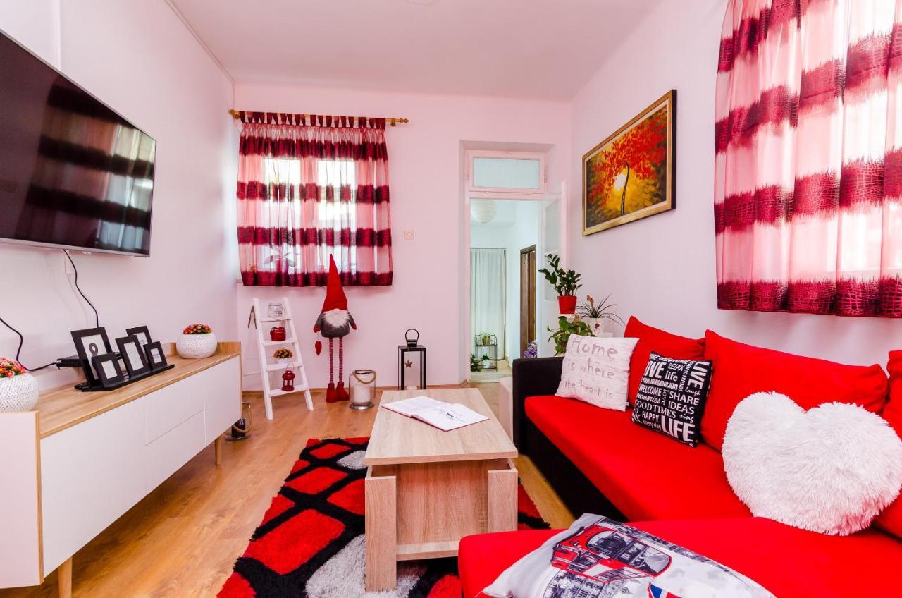 Holiday Home Lungo Mare มลินี ภายนอก รูปภาพ
