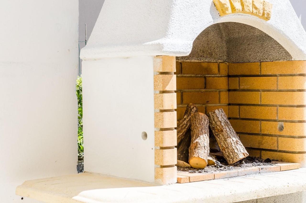 Holiday Home Lungo Mare มลินี ภายนอก รูปภาพ