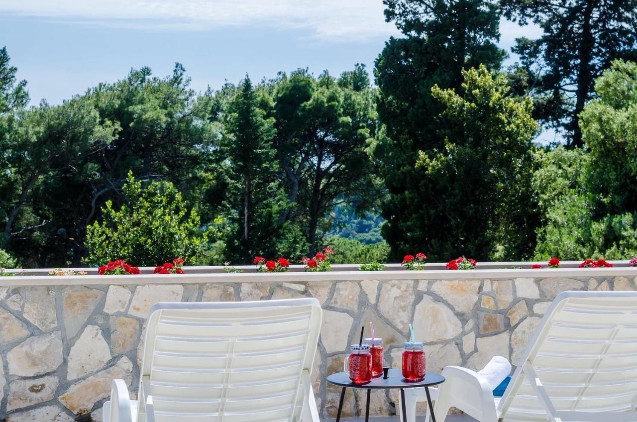Holiday Home Lungo Mare มลินี ภายนอก รูปภาพ