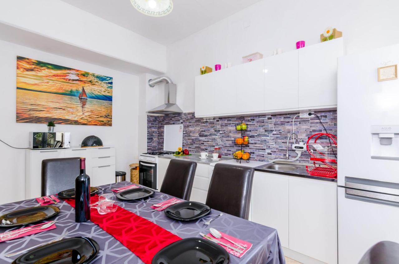 Holiday Home Lungo Mare มลินี ภายนอก รูปภาพ