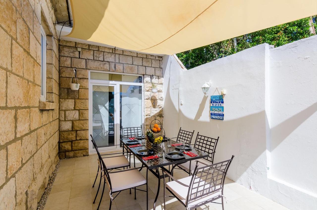 Holiday Home Lungo Mare มลินี ภายนอก รูปภาพ